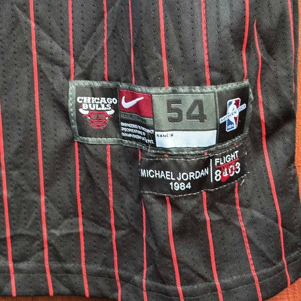 Nike Bulls Black and Red Striped Jersey Size XXL